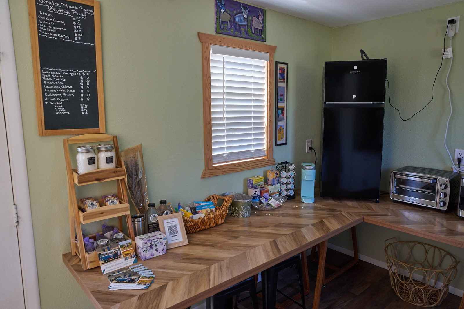 Club house · Kitchenette with Laundry