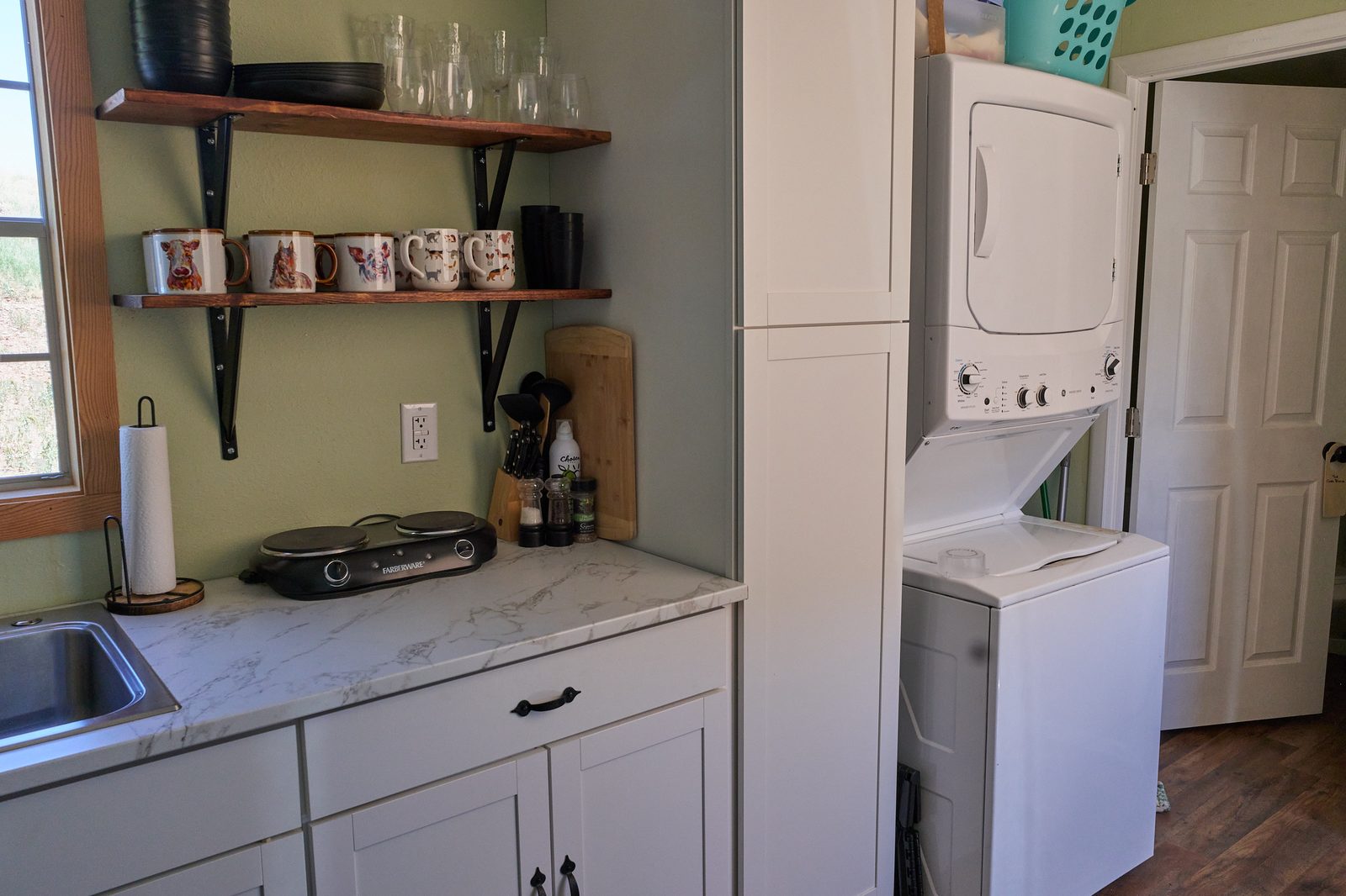 Club house · Kitchenette with Laundry