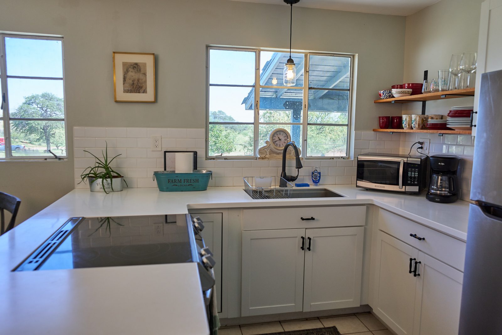 Kitchen & dining